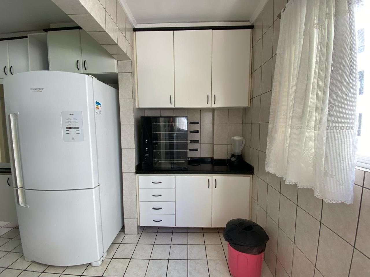 Apartamento Amplo Apto Esquina Av Brasil Balneario Camboriu