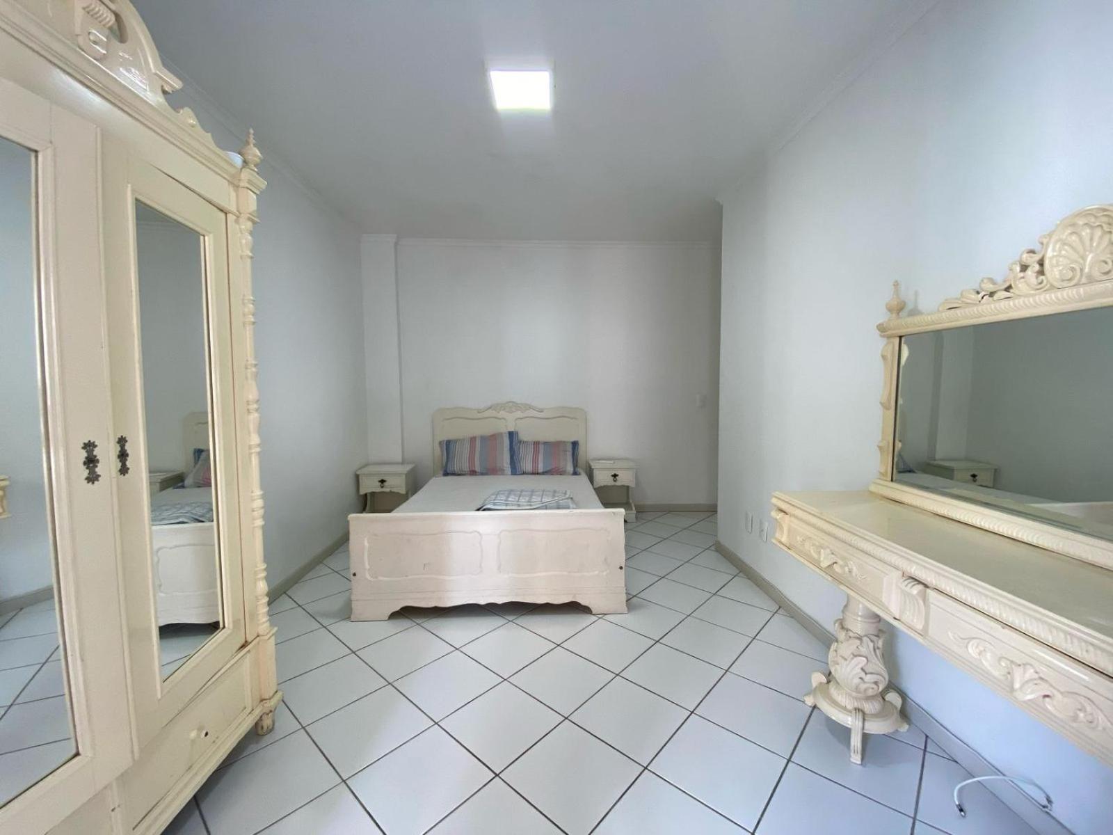 Apartamento Amplo Apto Esquina Av Brasil Balneario Camboriu