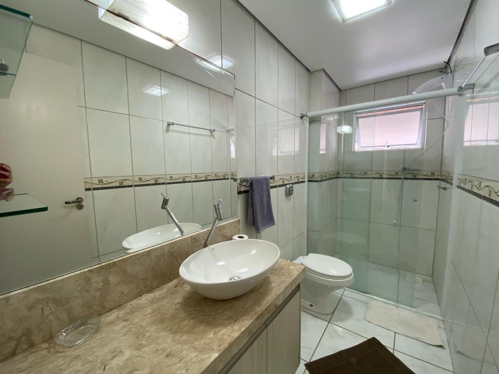 Amplo Apto Esquina Av Brasil Apartamento